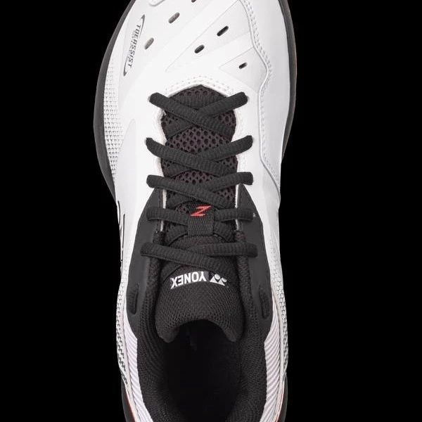 Топовые кроссовки для бадминтона Yonex. Размеры есть.  Доставка.