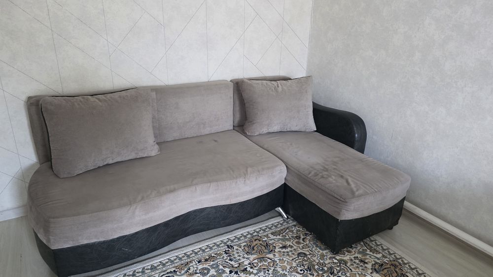 Срочно продам диван