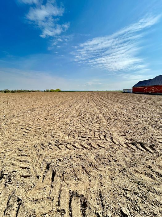 Vând teren inteavilan