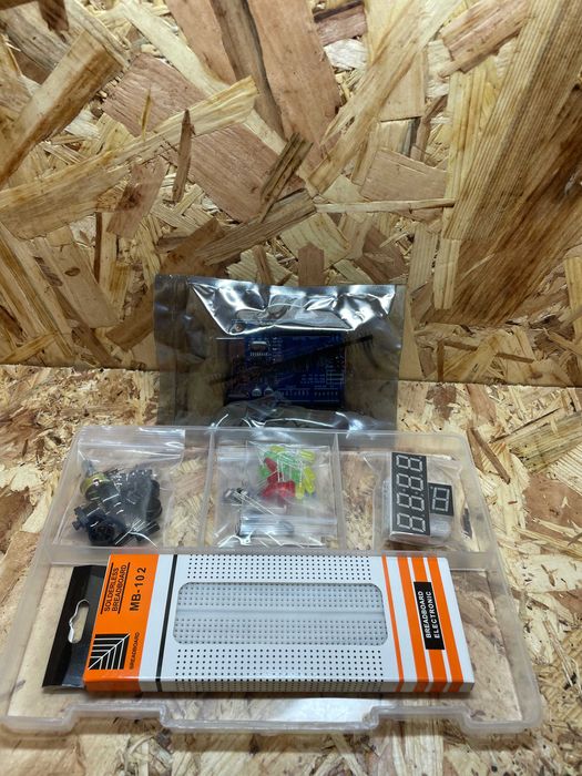 Arduino UNO R3 Кит Премиум Версия + Подарък