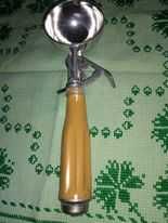 Японски уред за сервиране на топки сладолед