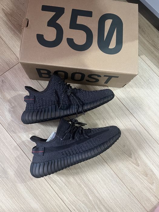 Adidasi Yeezy Boost 350 V2