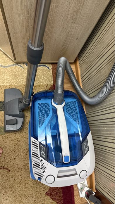 Продам пылесос в отличном состоянии