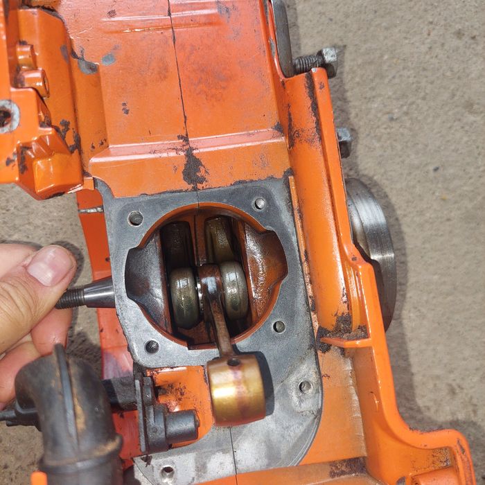 Vând piese husqvarna 55