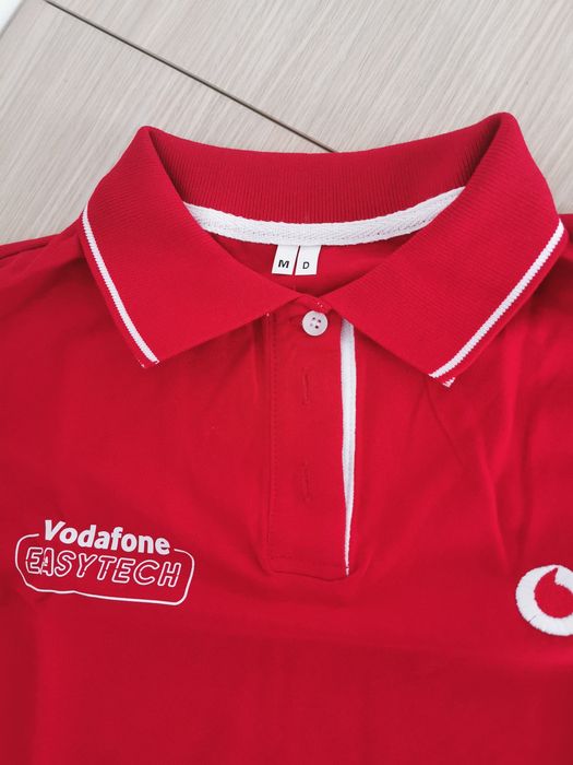 Tricou Vodafone.