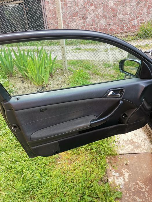 Продавам Мерцедес C 180 на части