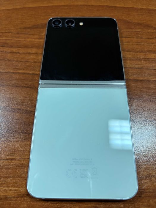 Samsung Galaxy Z Flip5