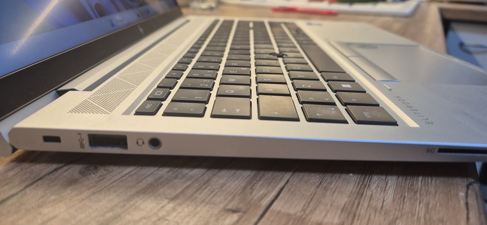 Лаптоп HP EliteBook 850 G8 Touch – i5 vPro, 16GB RAM, 512GB SSD, изгод