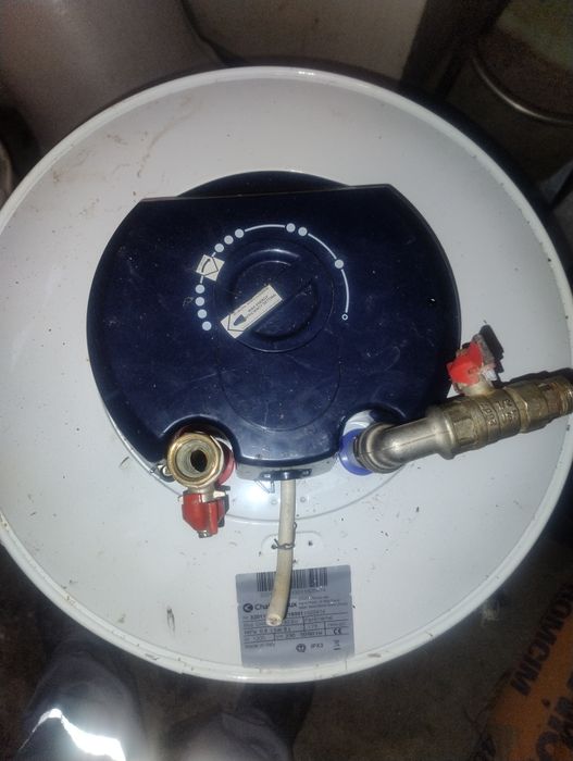 Vând boiler electric Chaffoteaux 80 l ca nou