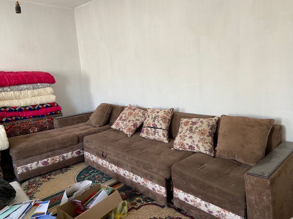 Диван , почти неиспользованный