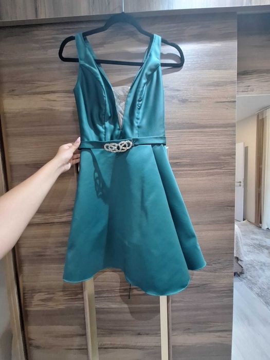 Официална рокля зелена