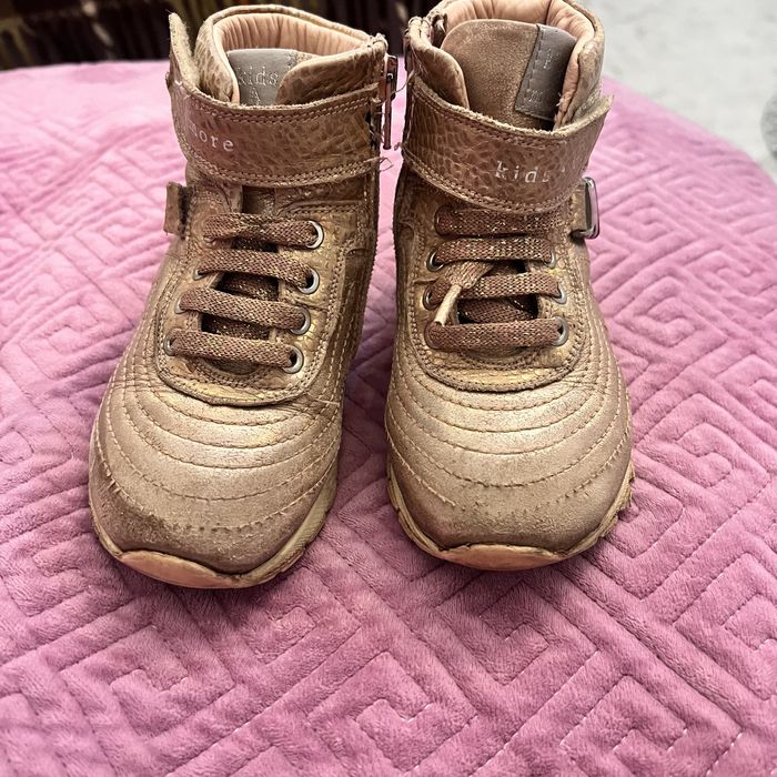 Кожаные ботинки для девочки