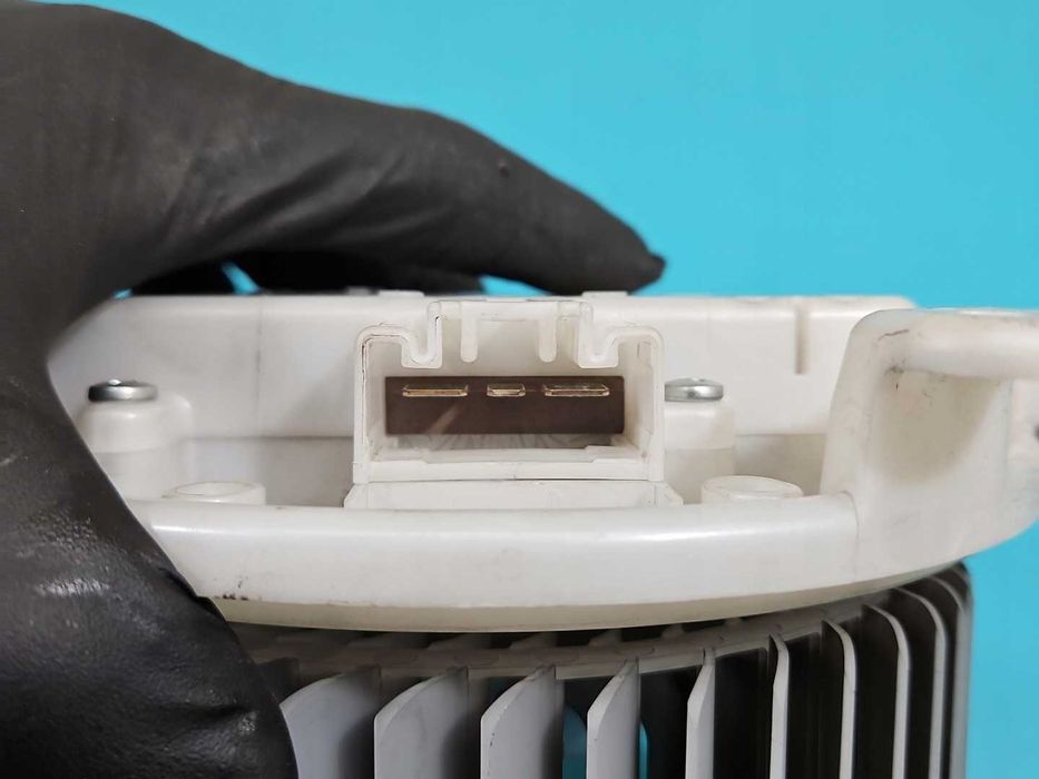 Ремонт на вентилатор моторче парно за Toyota Sequoia, Land Criuser 200