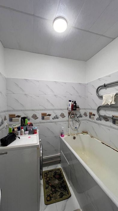 Uy sotiladi 2xonali 82m²