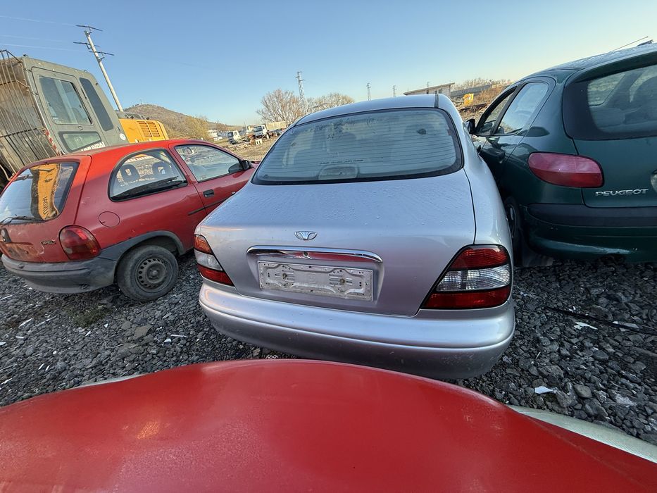 Daewoo Leganza. 2.0 бензин  на части