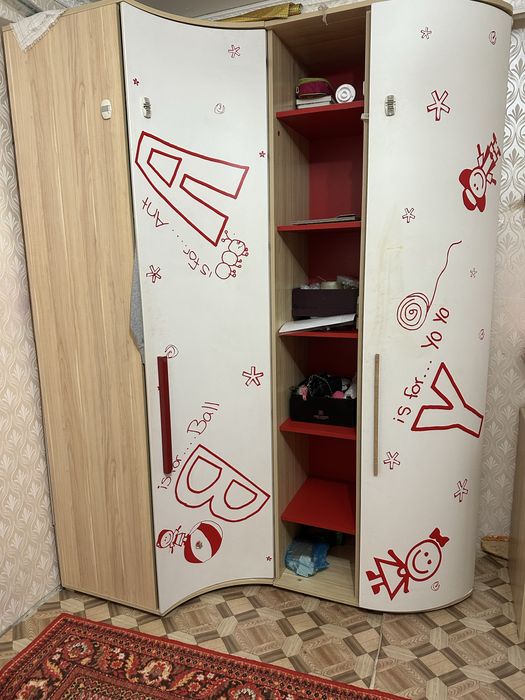 Продам шкаф угловой