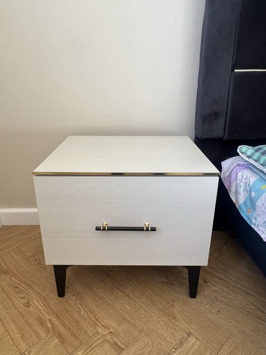 Тумбочка для спальни