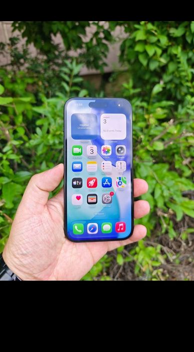 Iphone 15 black .