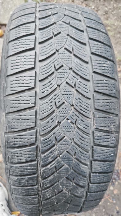 215 50 19 Goodyear Ultra Grip Performance + EV