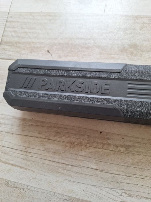 Динамометричен ключ с удьжител.