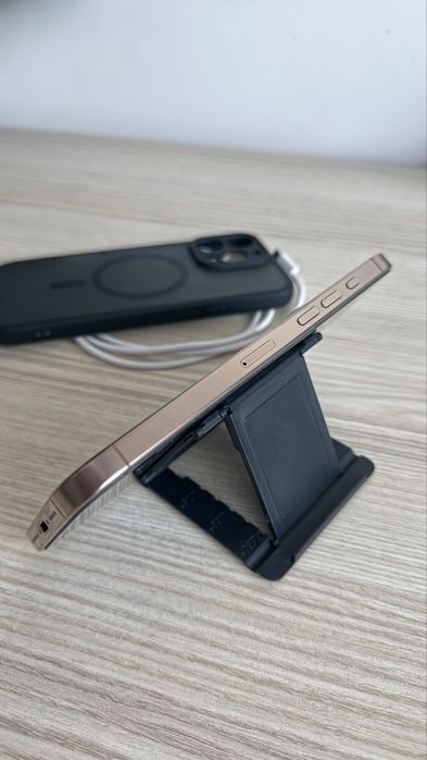 Iphone 16 pro max gold