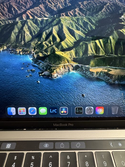 MacBook Pro 13” 2017 i7 / 16GB RAM / 256GB SSD / 4x Thunderbolt 3