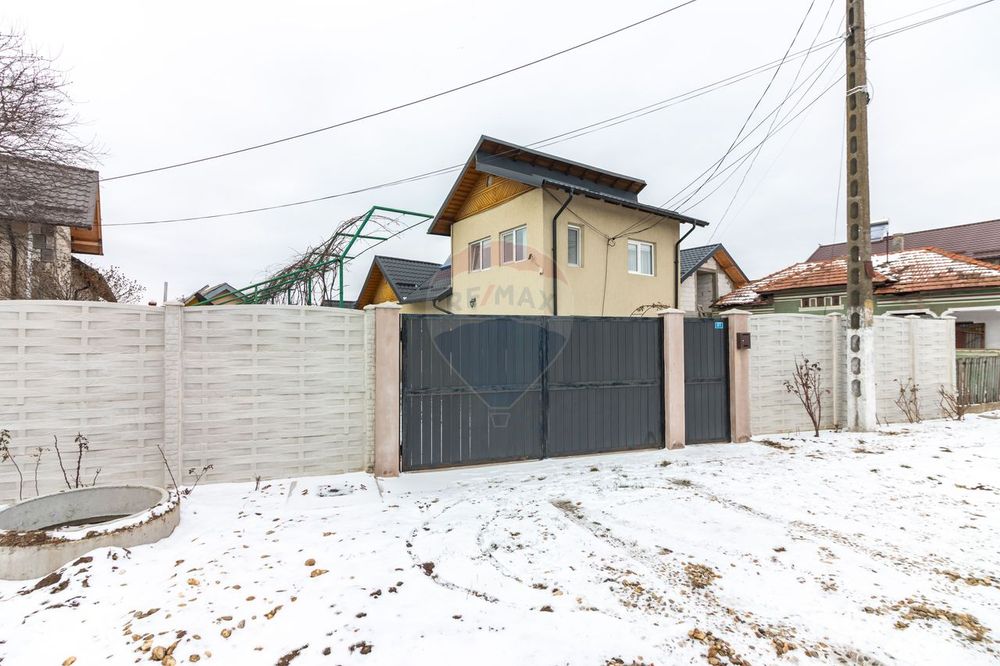 Casă / Vilă de vânzare Picior de Munte, Dambovita