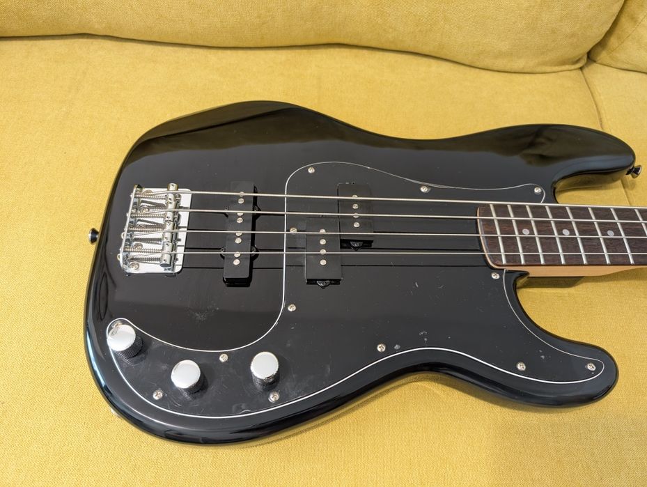 Set Squier Precision Bass by Fender
