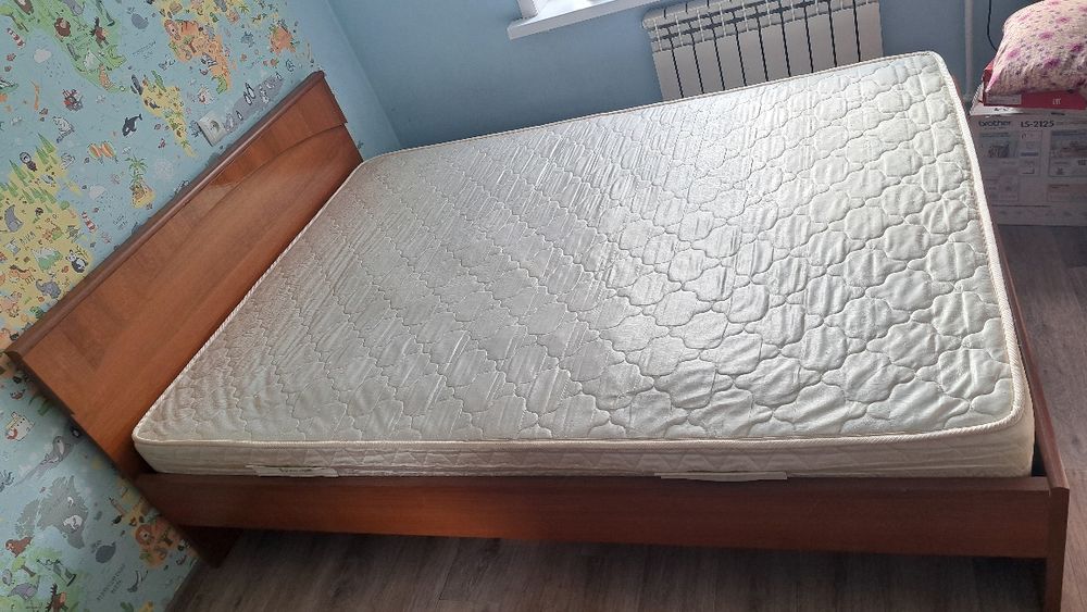 Продам двухспальную кровать