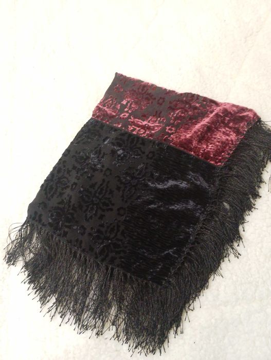 Обява 43 Шалчета и други,Всичко по 3 лева.