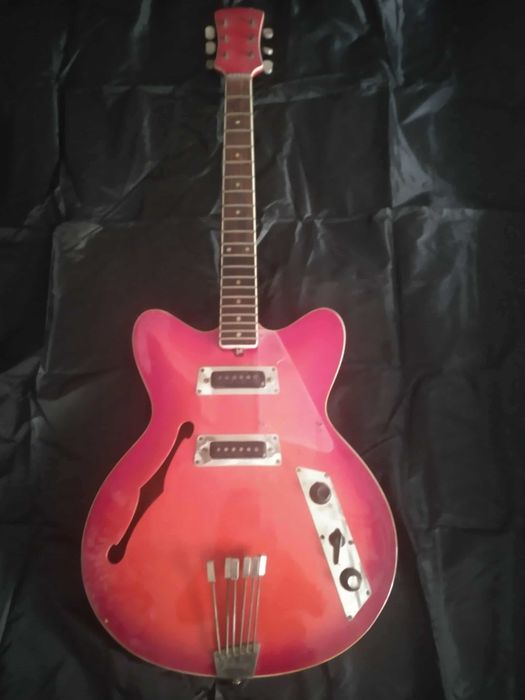 китара полуакустична  Йолана