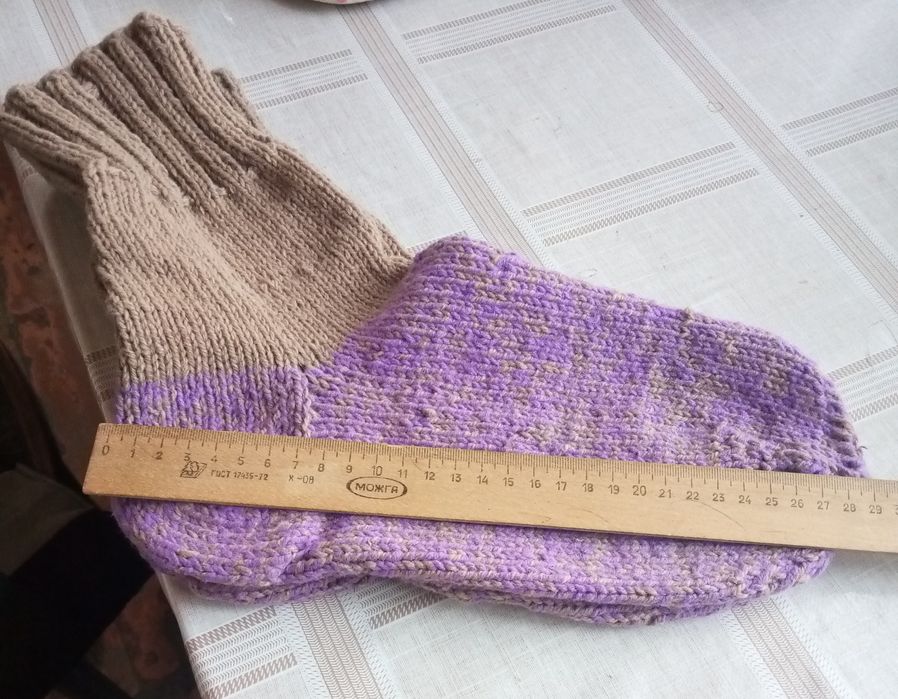 Носки шерстяные ручной вязки.