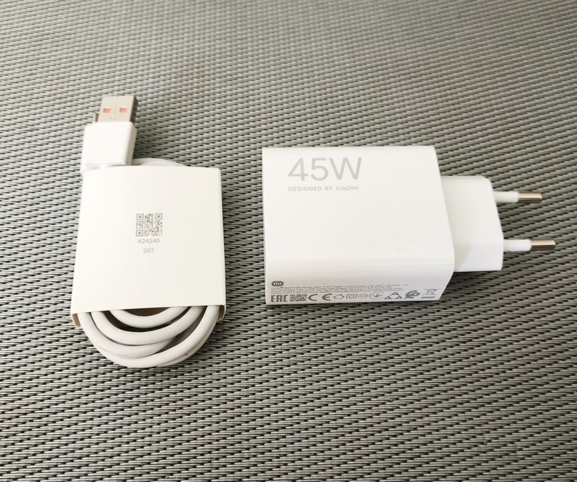 Vând adaptor original Xiaomi nou..