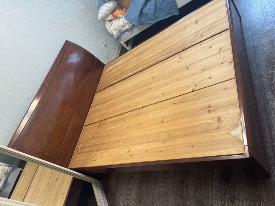 Кровать двуспальная