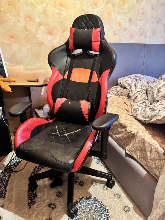 Игровое кресло GAMDIAS
