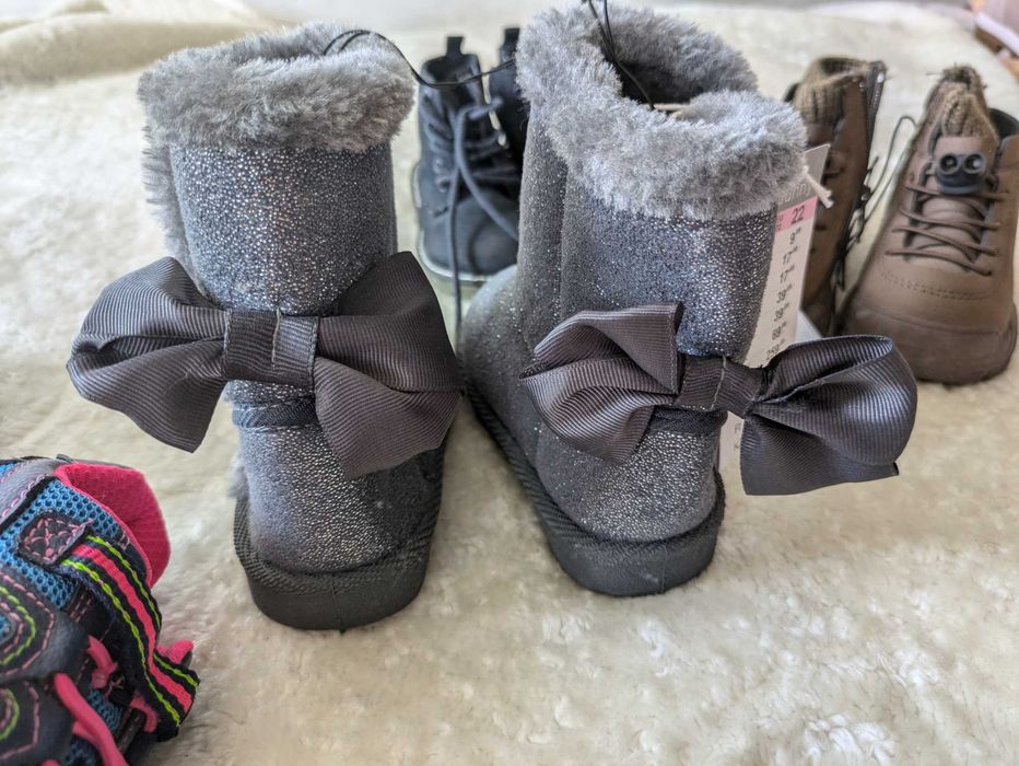 Продавам ботушки + екипче