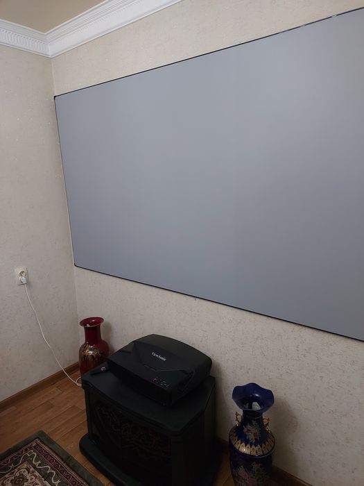 Навесной экран для просмотра интернета .