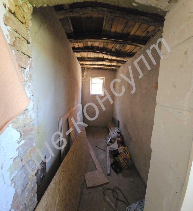 Реновирана тухлена къща в с. Първомайци