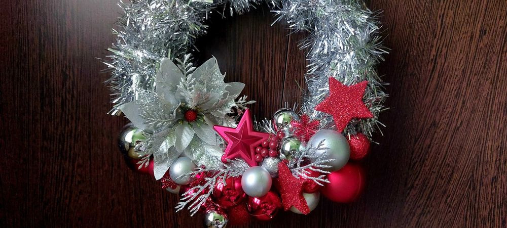 Coronița cu globuri