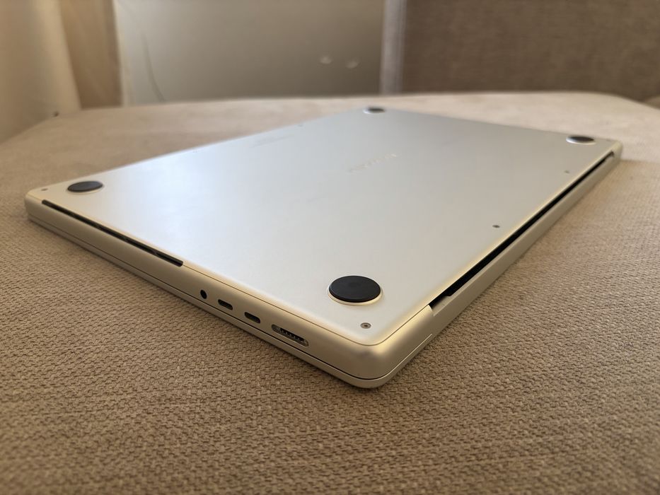 MacBook Pro 16″ (2023) Silver — Apple M2 Pro, 16 ГБ, 1 ТБ