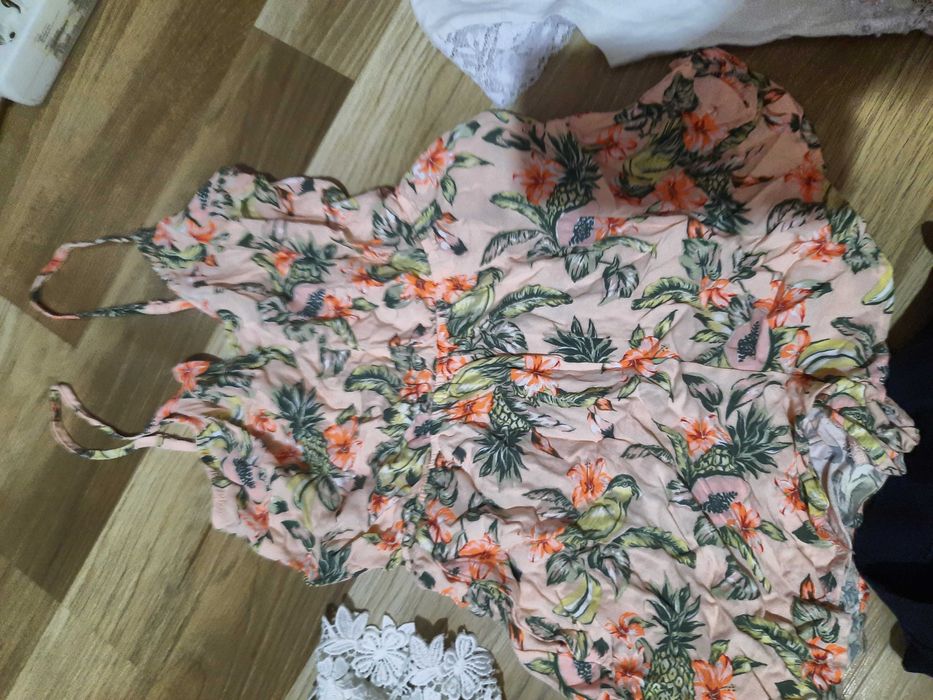 Lot 134 cm  fete haine  tricou