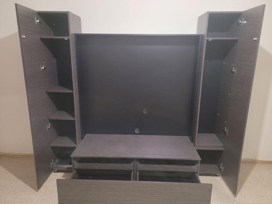 ТВ зона со шкафами