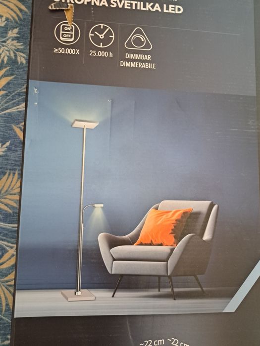 Lampa de podea cu iluminare led