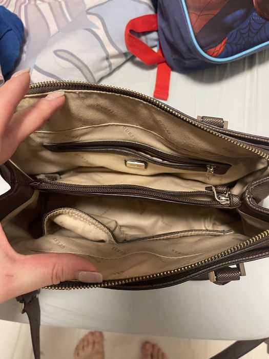 Чанта на guess, неразличима от нова