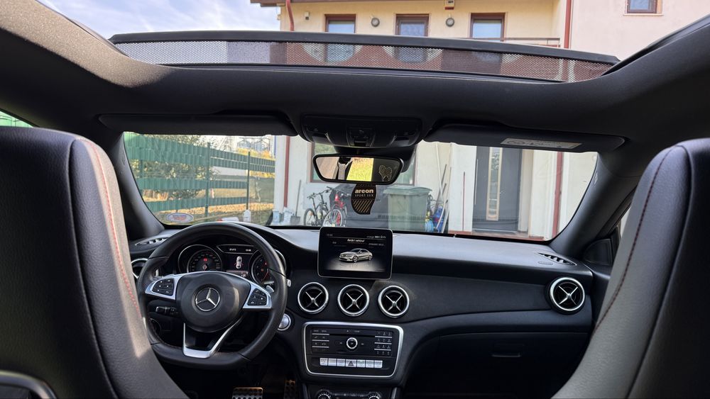 Mercedes Benz CLA 200