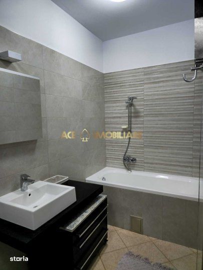 3 Camere de inchiriat | Centrala proprie| parcare inclusa |