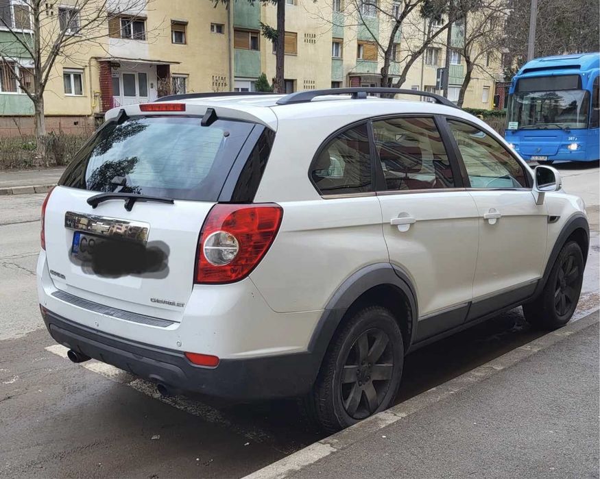 Vand chevrolet captiva 2,2, an 2011 sau schimb cu vw polo benzina