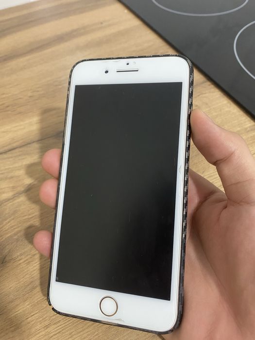 Iphone 8 PLUS золотистый