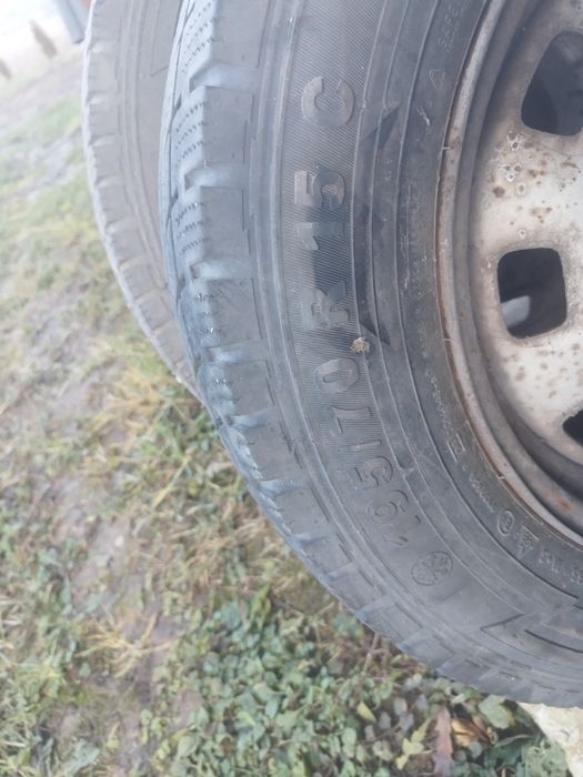 Vând cauciucuri cu jante pt vw t4,195 70 15c