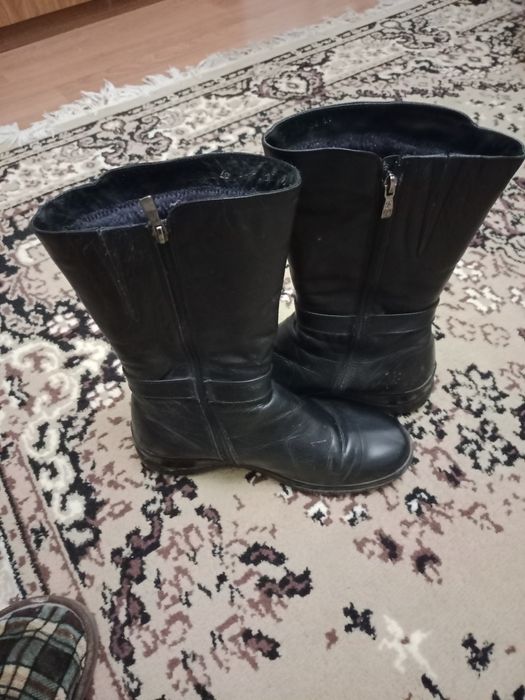 Продаю кожанные очень тёплые сапоги 41 размер, российские